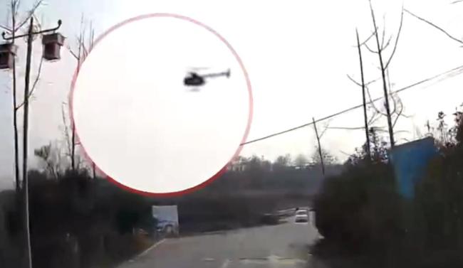 突发！河南一直升机坠落 事发时机上共2人，包含一名12岁女孩_新闻频道_中华网
